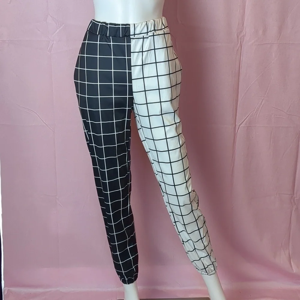 Black and White Two Tone Grid Print Color Block Jogger Pants with Pockets